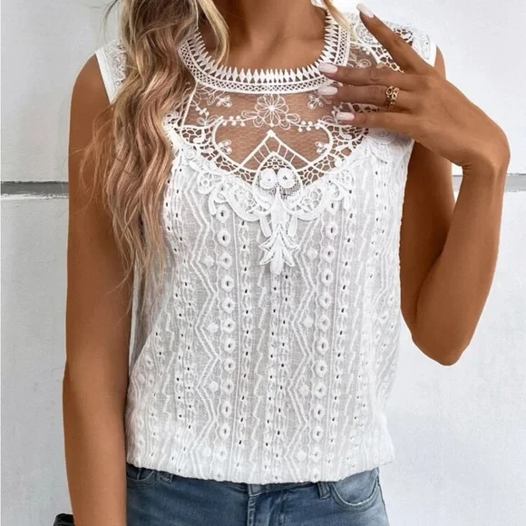 New white lace short sleeve top - Picture 1 of 7
